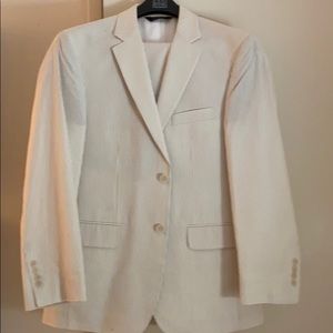 SEERSUCKER SUIT NEW NEVER WORN